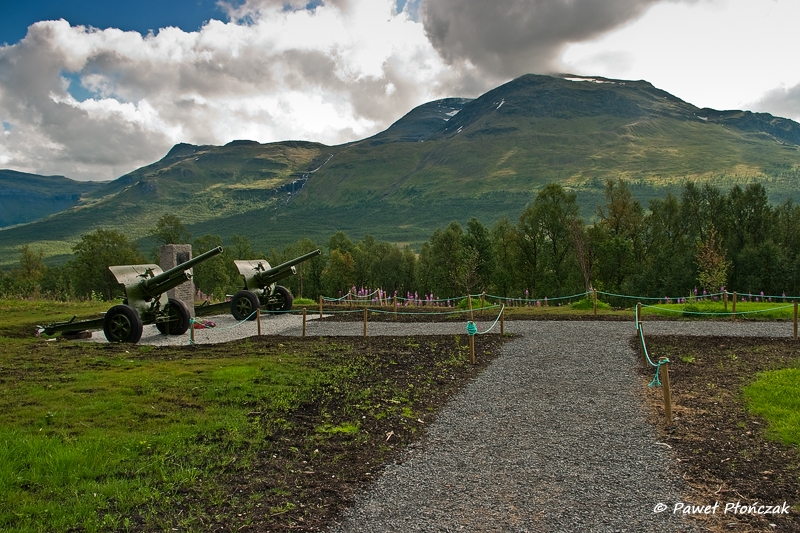 net_IMGP8566_p.jpg - The monument in memory of battle of Narvik